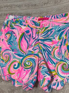 Lilly Pulitzer Buttercup scalloped shorts